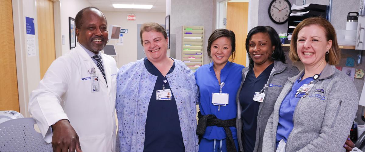 Group photo of staff in clinic 1F