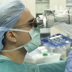 Dr. Zomorodi performing Skull Base Surgery